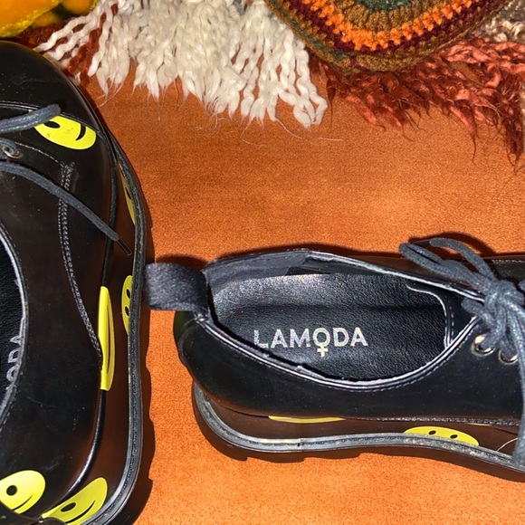 LAMODA platform shoes !! smiley face rave wear or everyday wear shoe!:-) - Picture 2 of 3